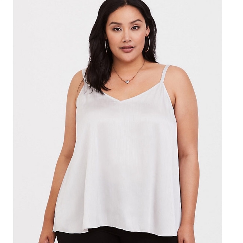New torrid silver textured cami tank